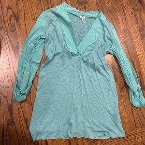 Splendid V- Neck long sleeve top